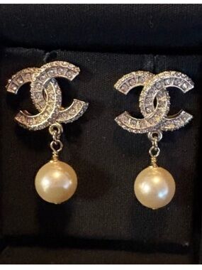 Chanel crystal pearl drop earrings